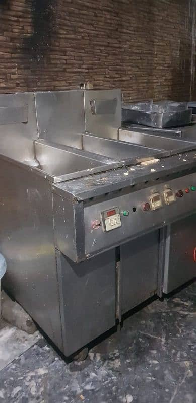 32 Liter Automatic Fryer 2