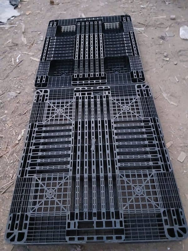 Plastic & wooden pallets in Pakistan - New & used storage pallets 2