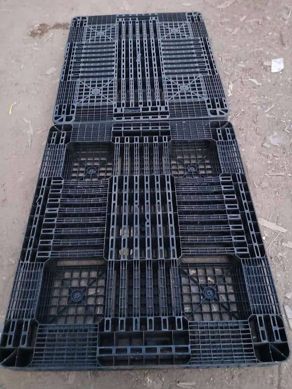 Plastic & wooden pallets in Pakistan - New & used storage pallets 3