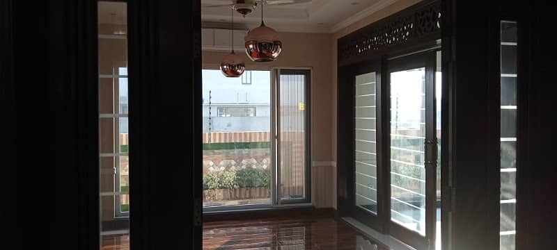 1 KANAL HOUSE AVAIALBLE FOR SALE IN DHA LHAORE 8