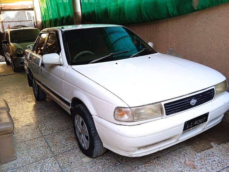 Nissan Sunny 1992 3