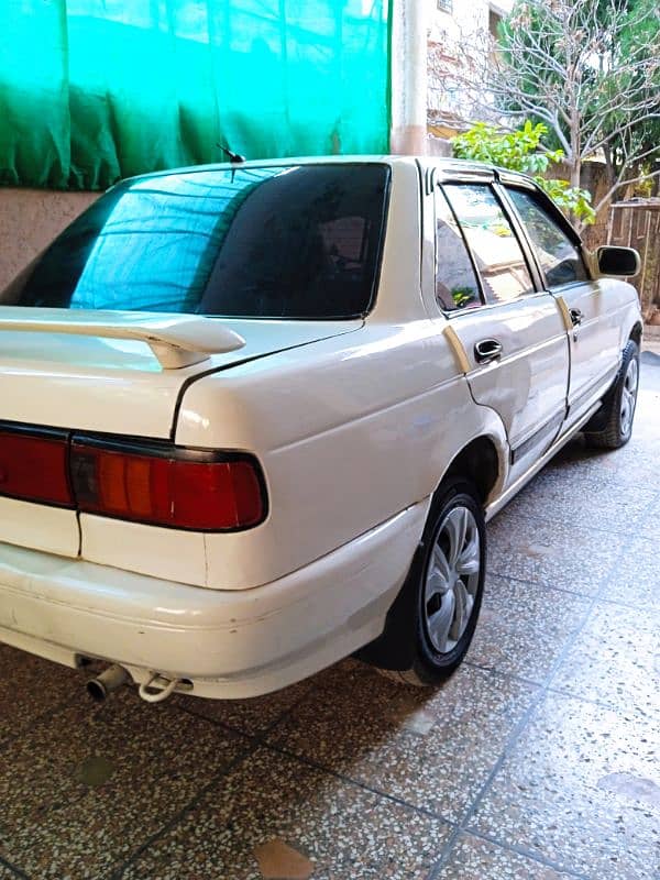 Nissan Sunny 1992 4