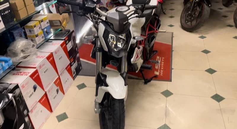 Benelli TNT 150i 2021, 11000km, Karachi Reg 6