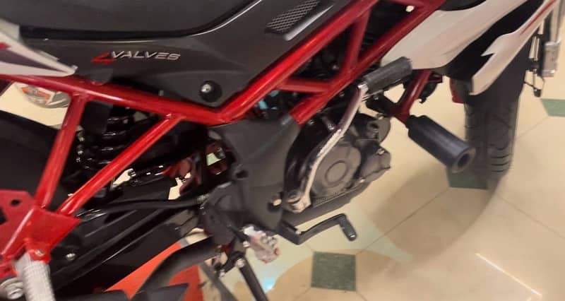 Benelli TNT 150i 2021, 11000km, Karachi Reg 7