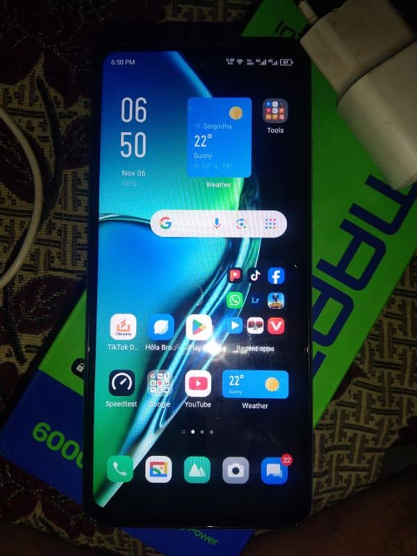 iInfinix smart 8 plus 4 gb ram 64 gb rom  okay Mobile warranty 3 month 7