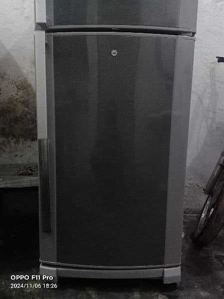 Large size  freezer Dawlancs. . . 1