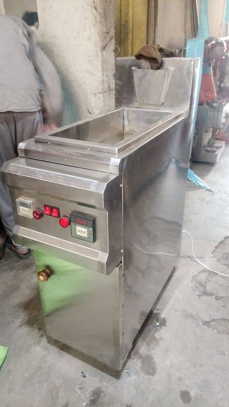 Commercial deep fryer single double SB Kitchen Engineering Equipment 3