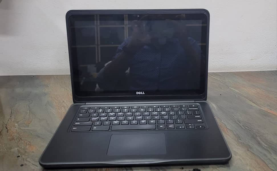 Dell Chromebook 3380 - 4/16 - Touchscreen 0