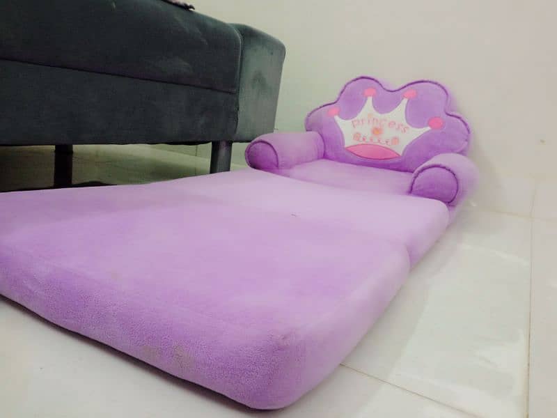 Kid's Sofa or small bed, almost new condition "Princess" 1