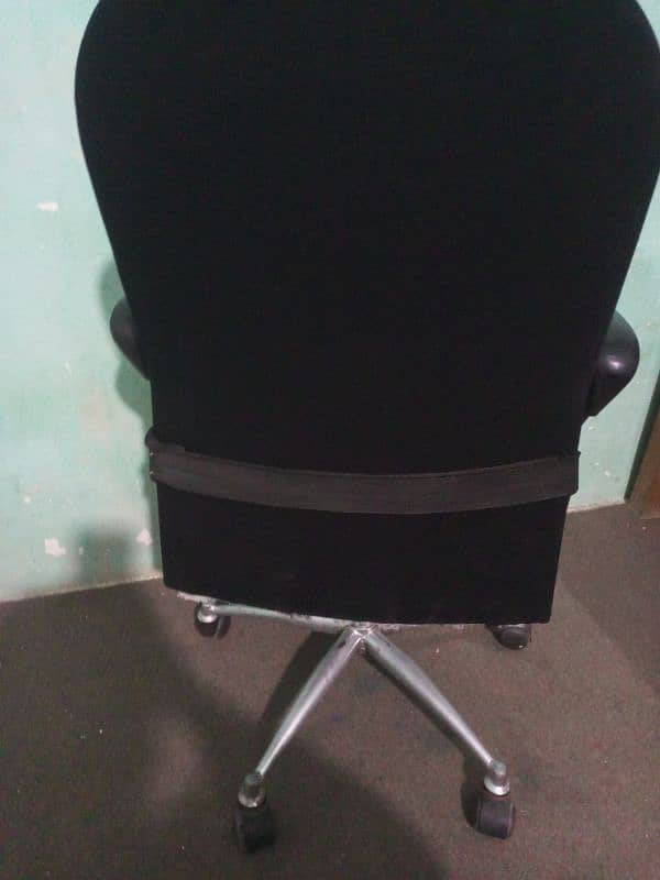 [Final Price]Comfortable Office Chair in Excellent Condition 3