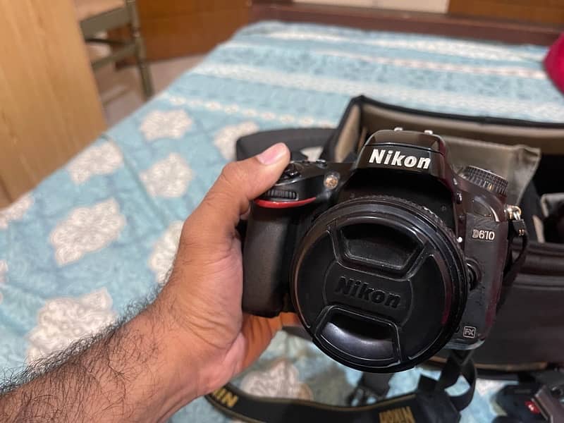 Nikon 610 full frame with 2 lenses 2