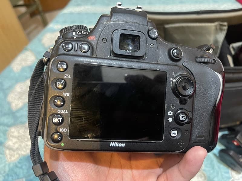 Nikon 610 full frame with 2 lenses 5