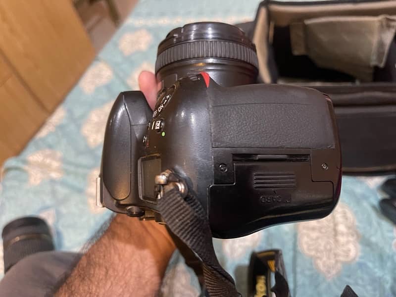 Nikon 610 full frame with 2 lenses 6