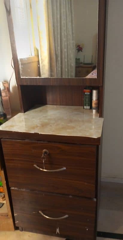 dressing table 0