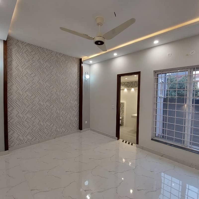 A BEAUTIFUL 5 MARLA HOUSE FOR RENT IN AA BLOCK SECTOR D BAHRIA TOWN LAHORE 4