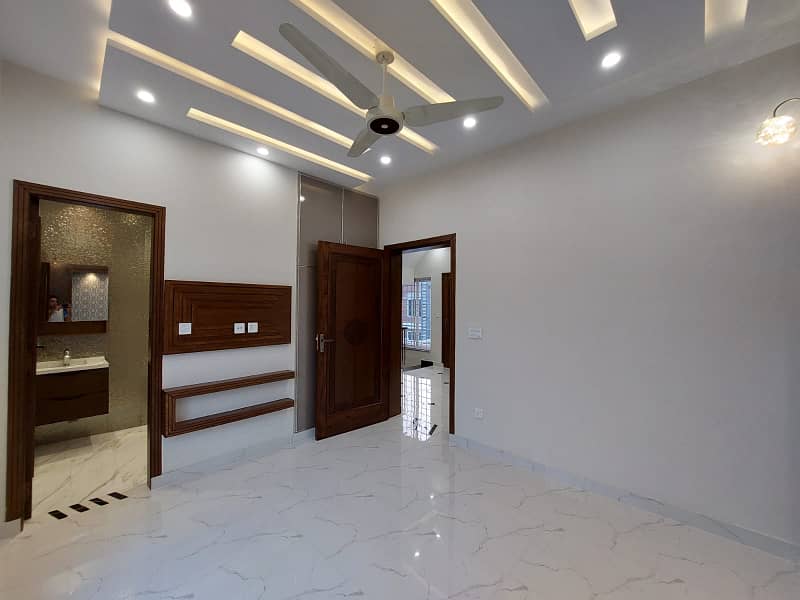 A BEAUTIFUL 5 MARLA HOUSE FOR RENT IN AA BLOCK SECTOR D BAHRIA TOWN LAHORE 6