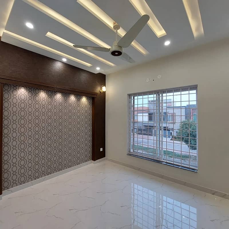 A BEAUTIFUL 5 MARLA HOUSE FOR RENT IN AA BLOCK SECTOR D BAHRIA TOWN LAHORE 17