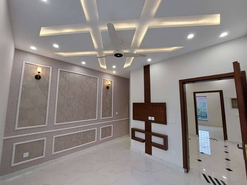 A BEAUTIFUL 5 MARLA HOUSE FOR RENT IN AA BLOCK SECTOR D BAHRIA TOWN LAHORE 19