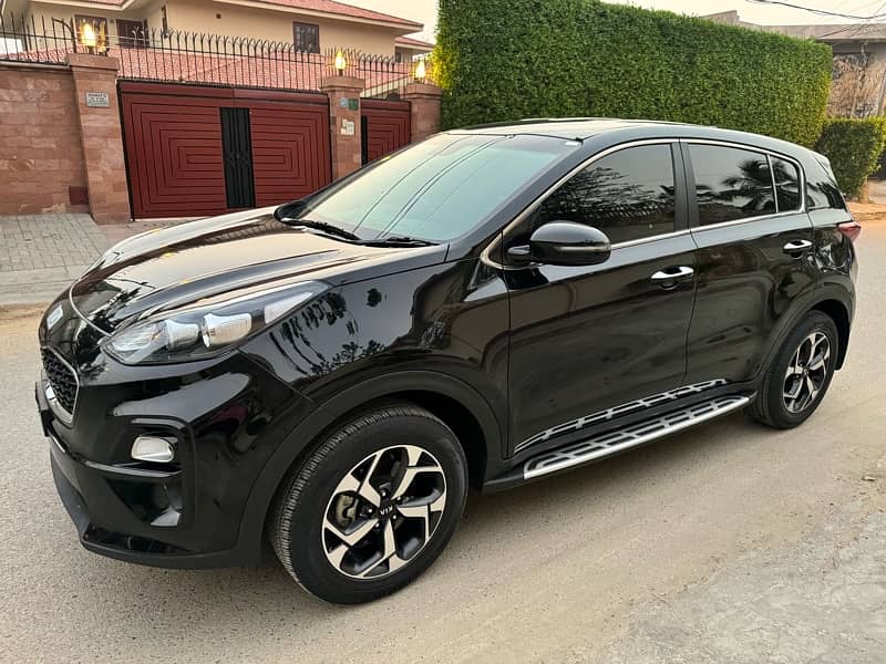 Kia Sportage Alpha 2021 End Black One Owner Like New 0