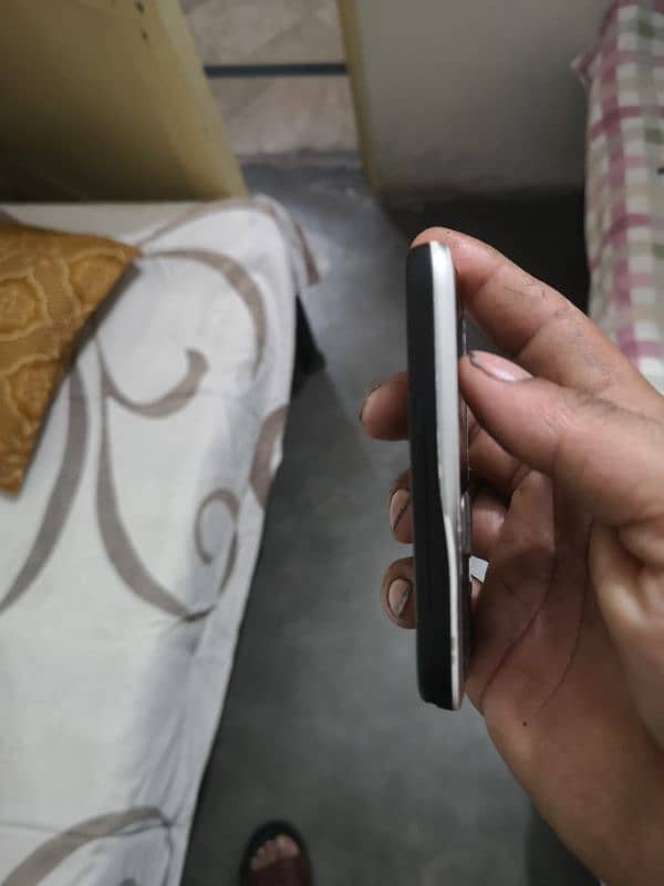 orignal nokia 2630 antique model ha jis bhai ko Lena whi rabta kray 2