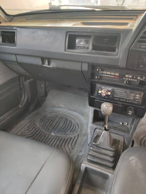 Nissan Sunny 1987 8