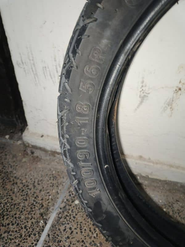 100/90/18 56 R tyre with tube 3