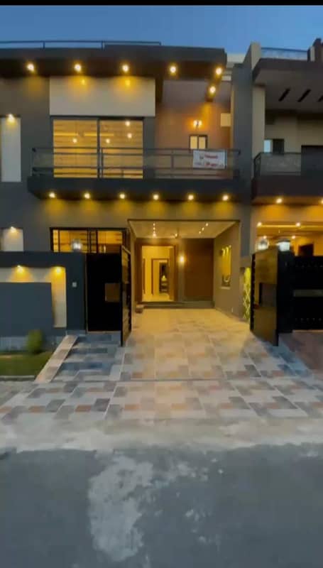 Modern Brand New House For Rent 0