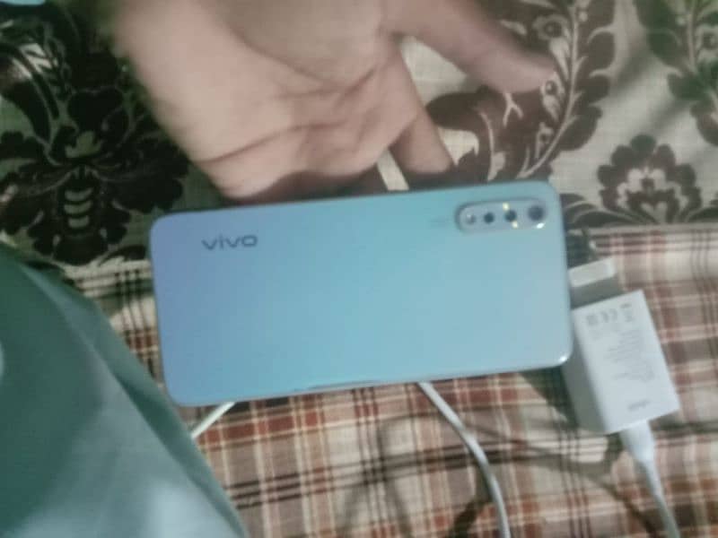 vivo S1 4