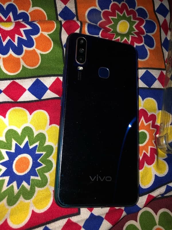 Vivo 1901 4-64gb Urgent Sale with Charger Tatal Orgional 2