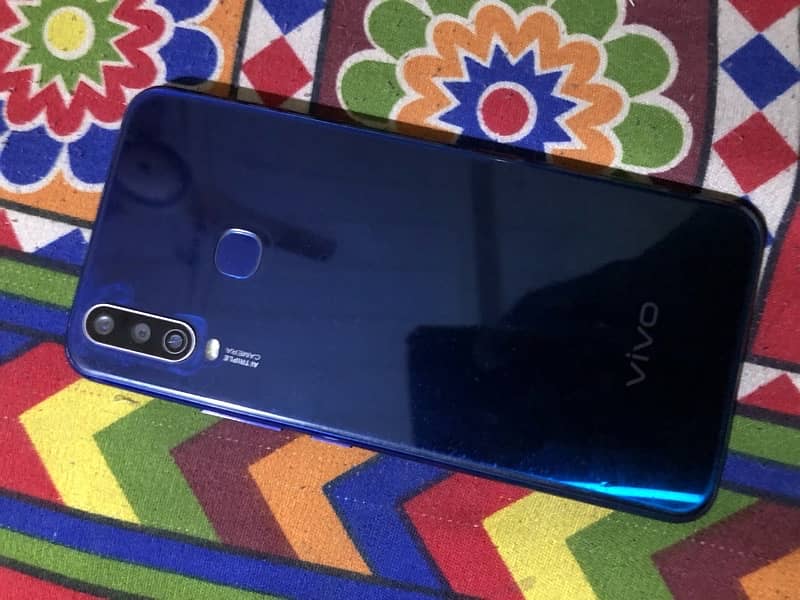 Vivo 1901 4-64gb Urgent Sale with Charger Tatal Orgional 8