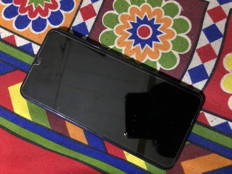 Vivo 1901 4-64gb Urgent Sale with Charger Tatal Orgional 9