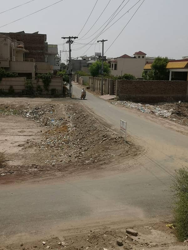 20 Marla Corner Plot For Sale,Main Sadiq Canal Road Ryk 8