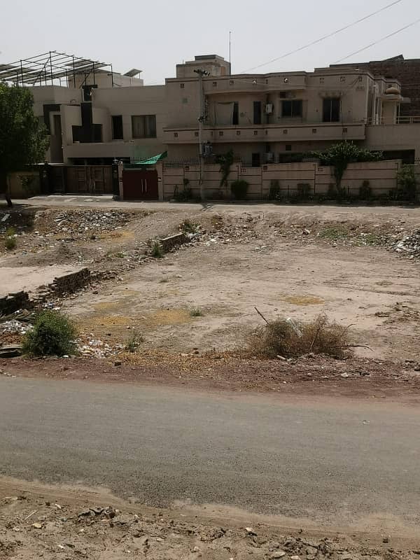 20 Marla Corner Plot For Sale,Main Sadiq Canal Road Ryk 9