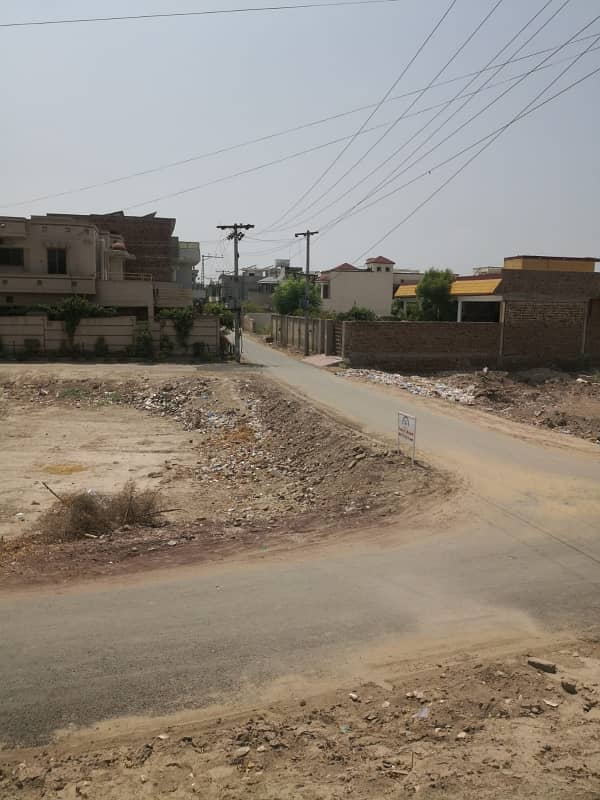 20 Marla Corner Plot For Sale,Main Sadiq Canal Road Ryk 13