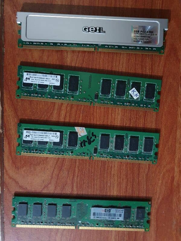 2 GB DDR2 800 Mhz RAM 0