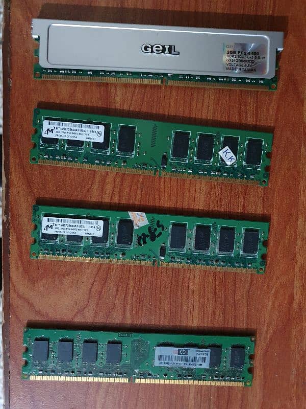 2 GB DDR2 800 Mhz RAM 1