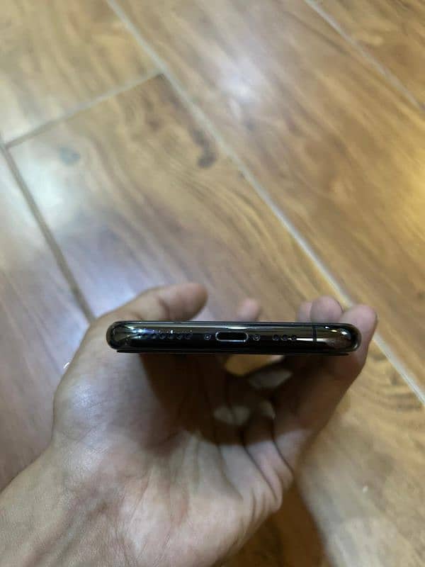 Iphone 11 pro 64GB Non pta Factory Unlock 1