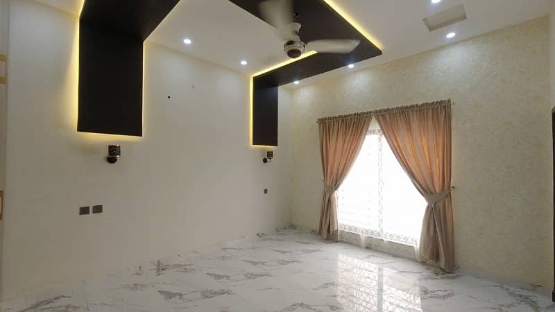 10 Marla Brand New Luxury House Available For Sale In Bahria Town Lahore. 5