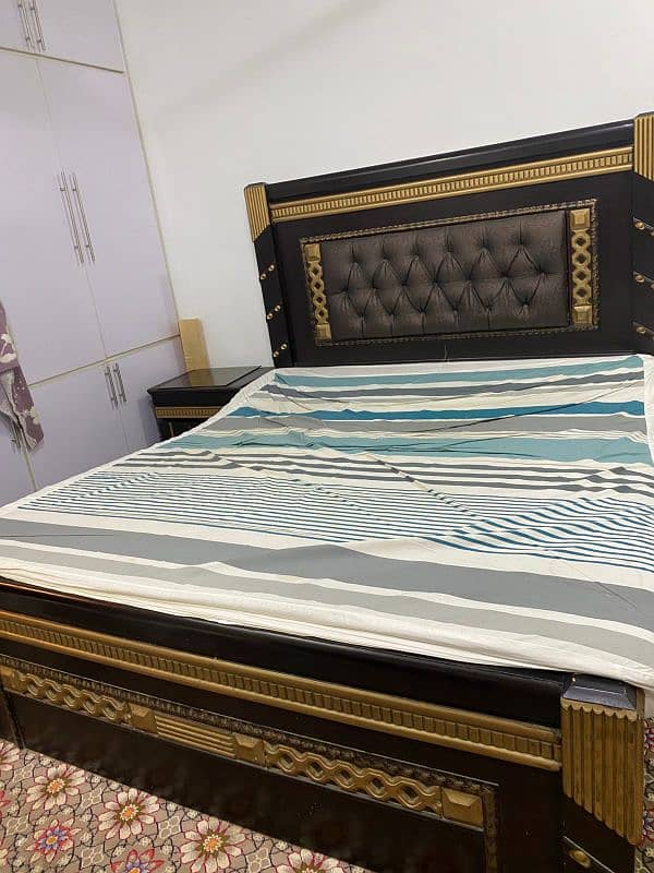 luxury  akhrot wood double bed furniture 3