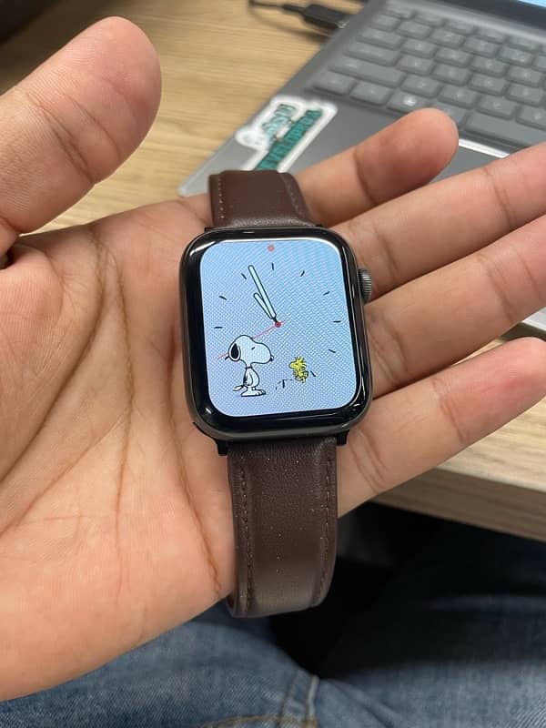 Apple Watch Series 4 44mm 0