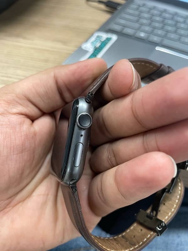 Apple Watch Series 4 44mm 2