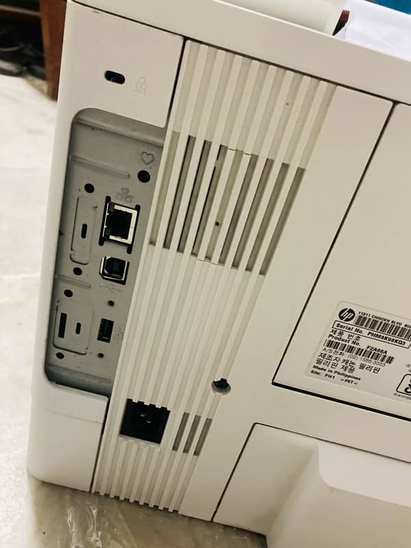 HP LaserJet Managed M506m 9