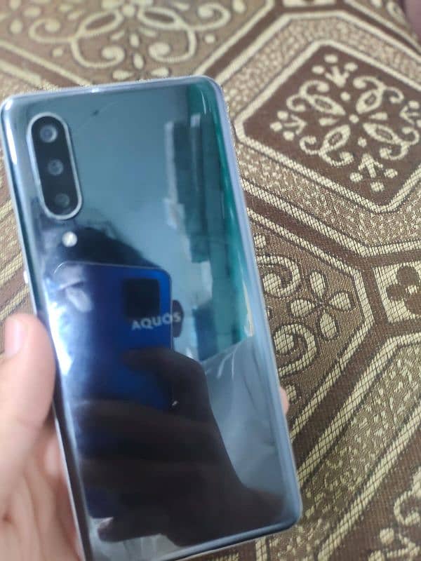 Aquas zero 5g AMOLED display 0