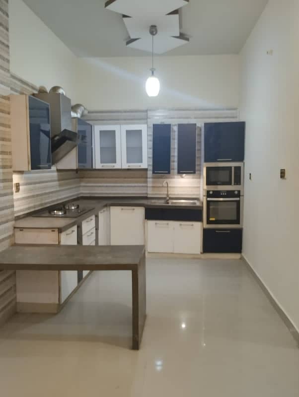 BLOCK H FLAT FOR RENT 3 BED DD 4