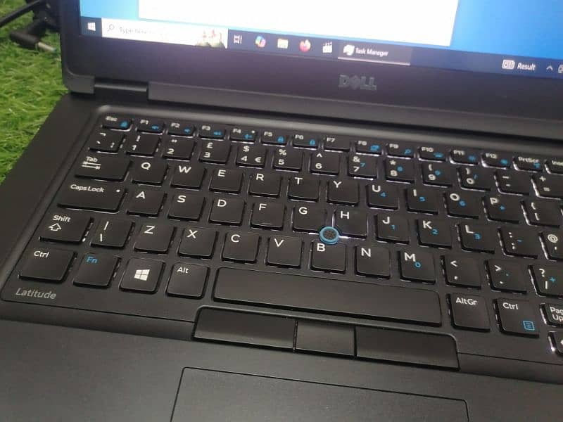 Dell 5480 i7 7th 7820HQ with 2 GB Navidia graphics card 15