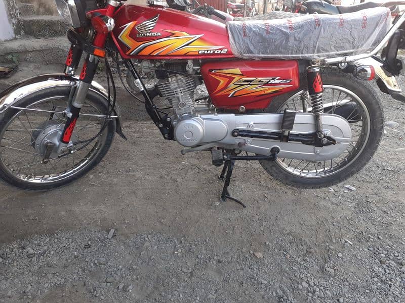 Honda CG 125 2021 hy all punjab Number hy genuine No plat sath hy 3