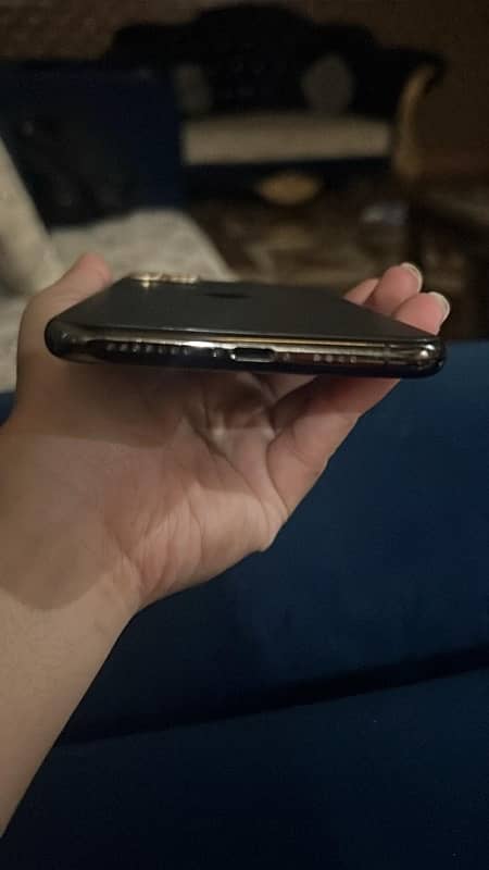 iphone 11 pro max NON PTA 3