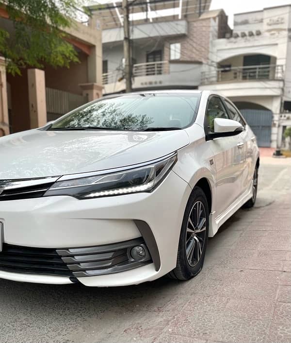 Toyota Altis Grande 2018 4