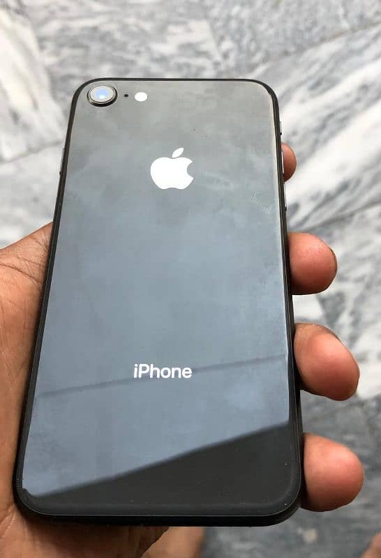 iphone 8    64 Gb 0