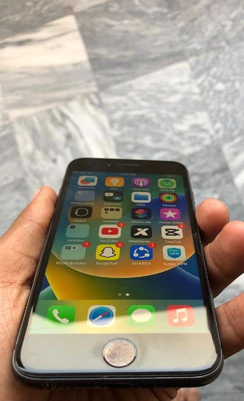 iphone 8    64 Gb 1